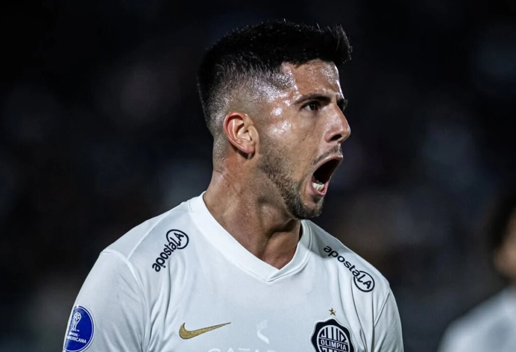 Vasco sai na frente, mas perde de virada para o Olímpia