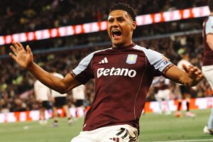 Aston Villa goleia Liverpool e garante vaga na Champions League