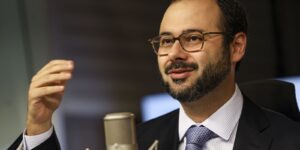 Ministro diz que governo pode criar medidas para microempreendedores