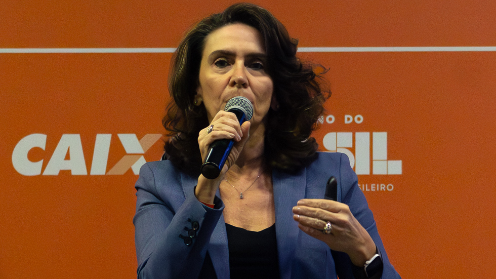 É preciso ter cuidado para que emoções exacerbadas não ajudem a espalhar desinformação, diz pesquisadora