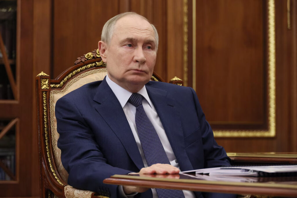 Putin afirma que ‘ninguém pode dizer’ se o drone que caiu na Romênia era russo