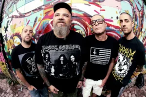 Circuito Underground em Goiânia com show do Ratos de Porão