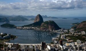 Desembargador prega neutralidade política no Rio, mas é capitalizado por Paes e vira alvo de Castro