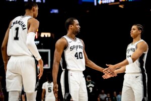 Spurs vencem Wolves e Knicks estão a uma vitória da classificação