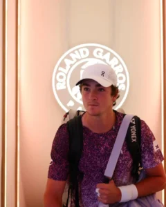 "Arrepiado. Tenho de desfrutar desses momentos", comemora João Fonseca, após vitória sobre Djokovic