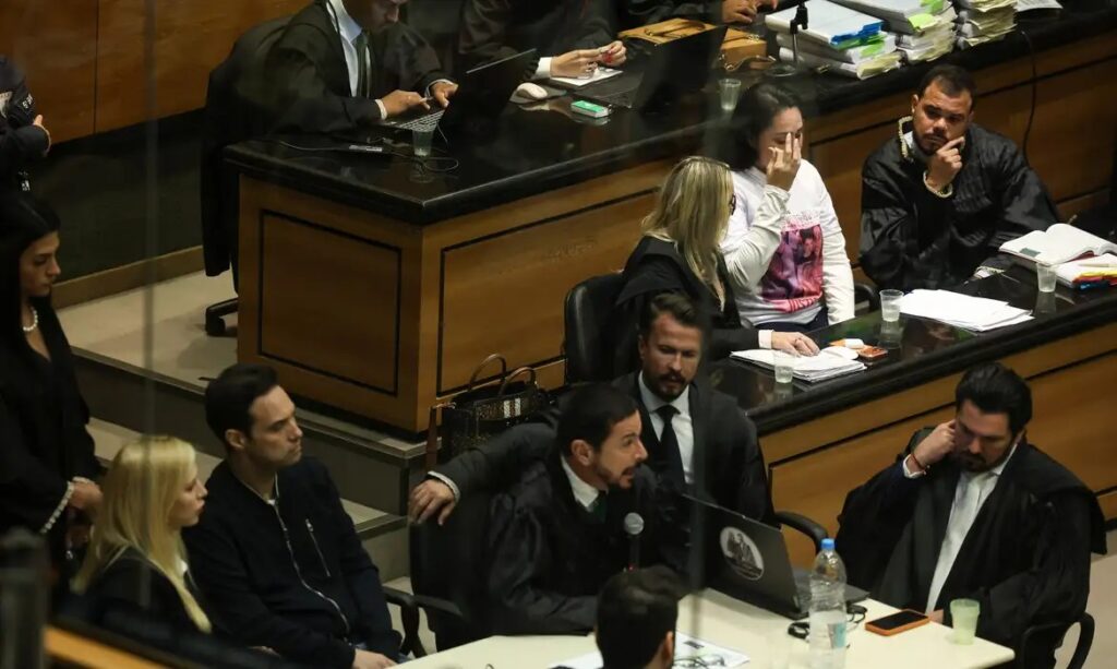 Delegado diz que prints desmontaram versão de acidente no caso Henry