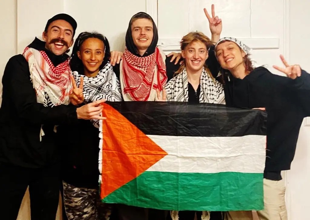 Quatro ativistas pró-Palestina são condenados no Reino Unido por ação contra empresa de armas israelense