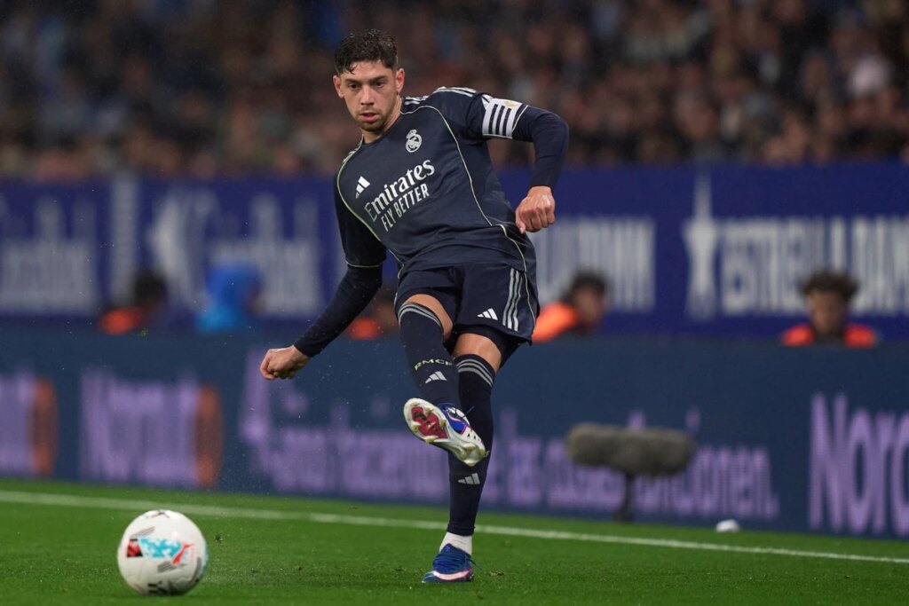 PSG tem interesse na contratação de Valverde após briga com Tchouaméni