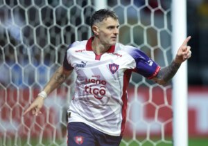 Cerro Porteño vence Palmeiras pela Libertadores com gol de Vegetti