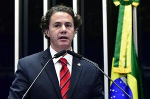 Senador Veneziano defende plano federal contra crime organizado