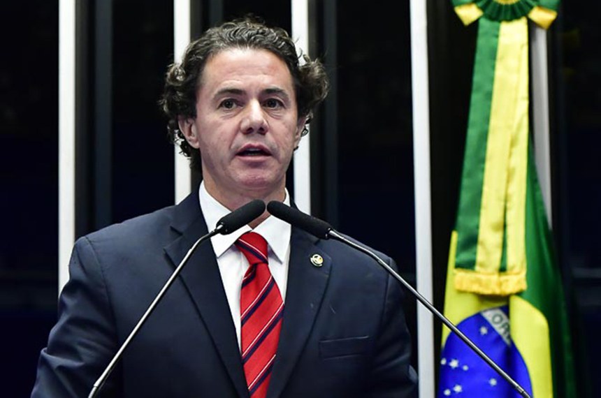 Senador Veneziano defende plano federal contra crime organizado