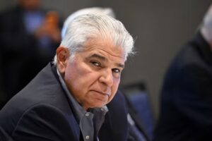 Panamá bloqueia plano de vender energia para a Costa Rica por críticas da presidente