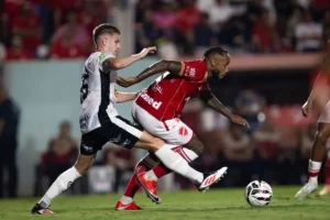 Com um jogador a mais, Vila Nova fica no empate com o Athletic-MG no OBA