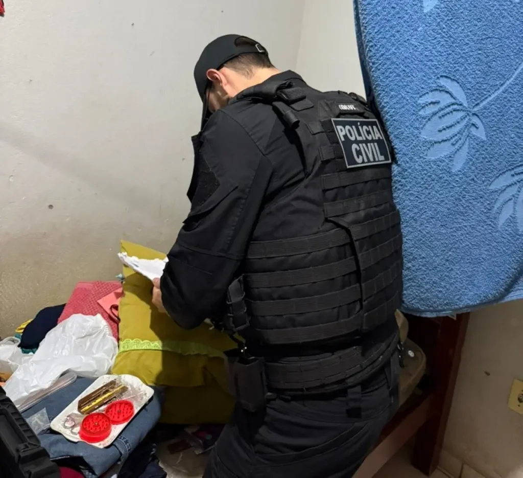 Operação mira grupo suspeito de tráfico via "delivery" em Goiás