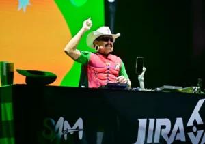 'Cowboy do Eletrofunk', Jiraya Uai encerra noite de sábado da Pecuária de Goiânia