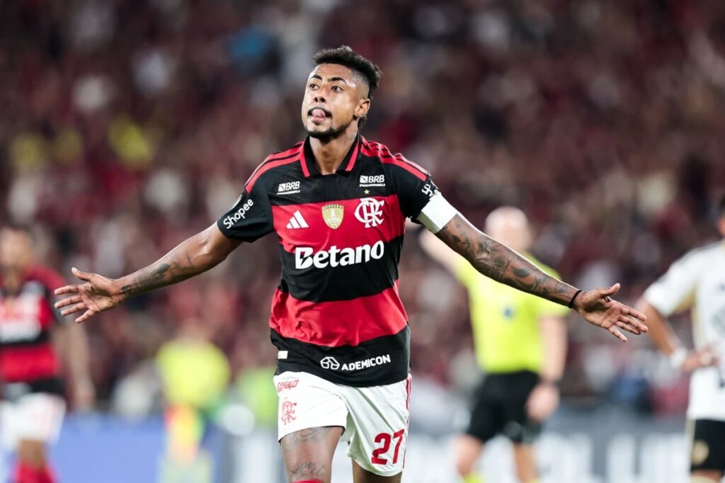 Bruno Henrique atinge marca histórica na Libertadores