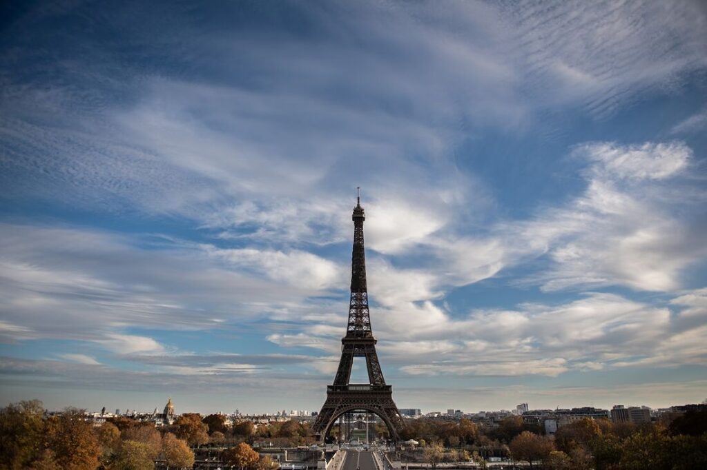 Paris concede cidadania honorária a civis e jornalistas palestinos