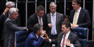Mesmo com apelos do governo, pautas-bomba são aprovadas no Senado
