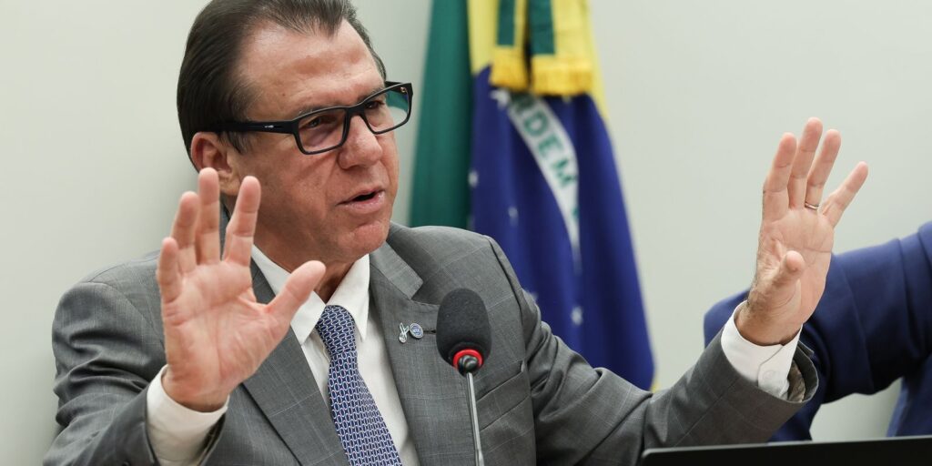 Luiz Marinho pede serenidade a Alcolumbre em discussões sobre 6x1