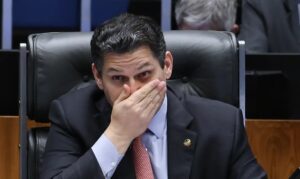 Senado aguarda definição sobre PEC que acaba com a escala 6×1