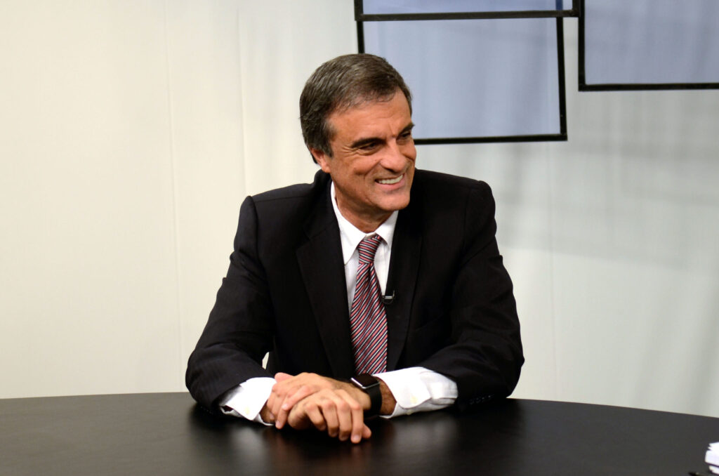 Não há crise entre quem manda e quem obedece, diz Cardozo sobre edital do leilão do Tecon-10