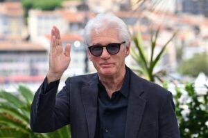 Richard Gere acusa Trump de ‘destruir quase tudo de bom’ dos EUA