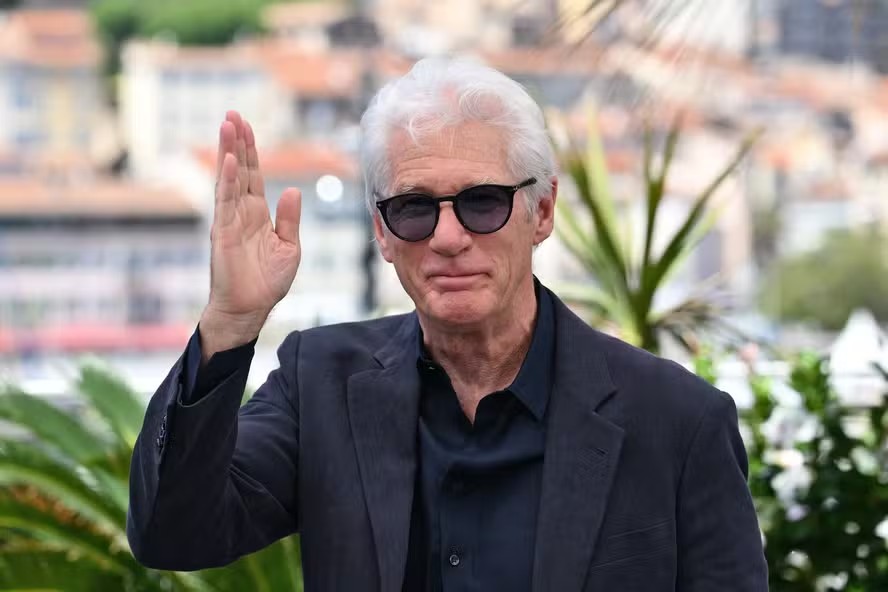 Richard Gere acusa Trump de ‘destruir quase tudo de bom’ dos EUA