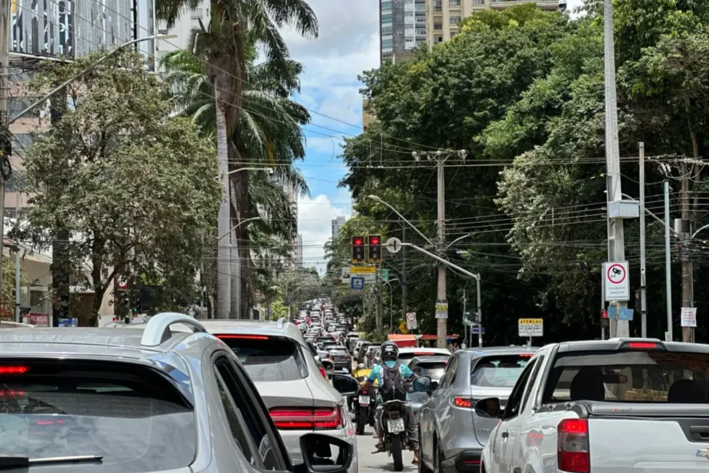 Mudanças no trânsito do Setor Bueno começam neste sábado (13); avenidas T-10 e T-55 terão sentido único