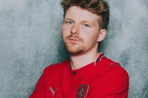 Tchéquia deposita esperança em atacante do Lyon: 'ele é diferente'