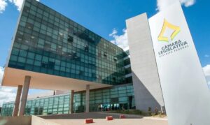 CLDF extingue jornada 6×1 de terceirizados