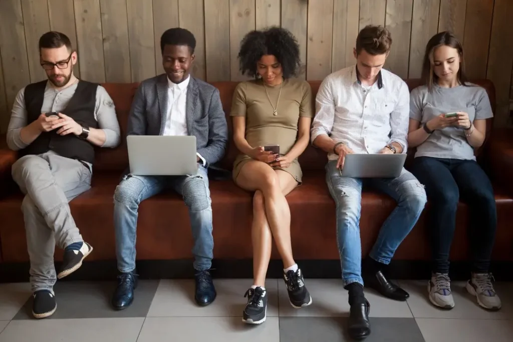 Millennials estudam mais, mas não superam padrão de vida