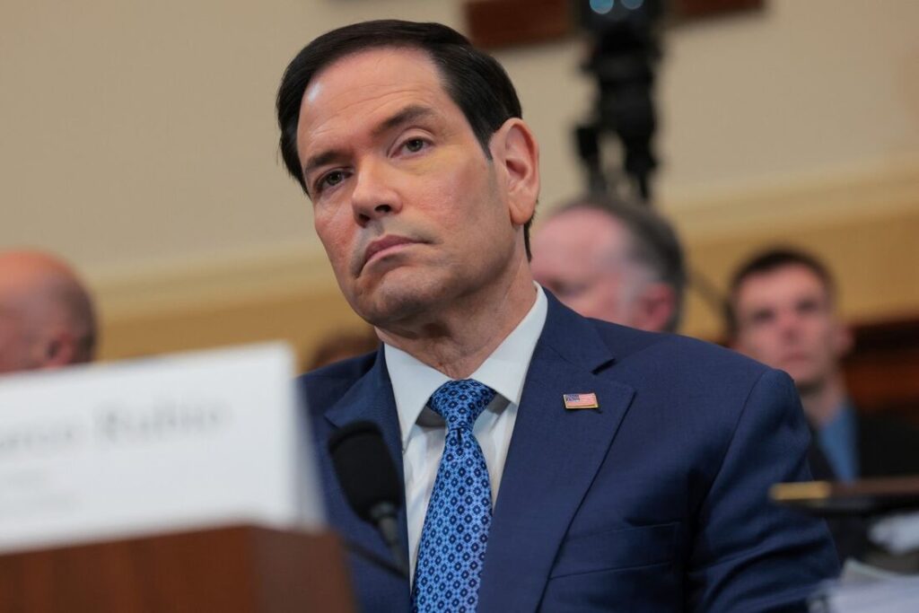 Marco Rubio viaja ao Golfo para tranquilizar seus aliados abalados pela guerra