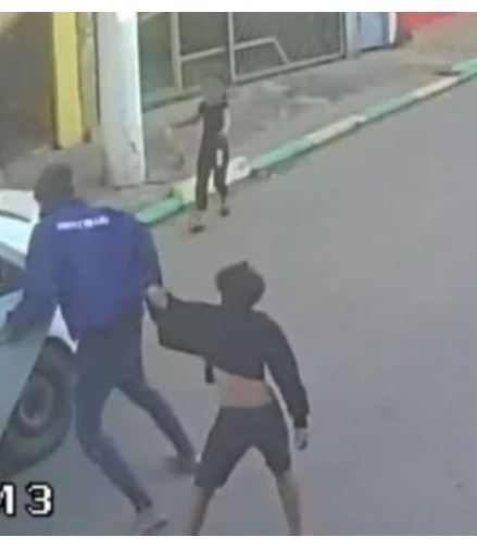 Homem desce de táxi e tenta sequestrar criança