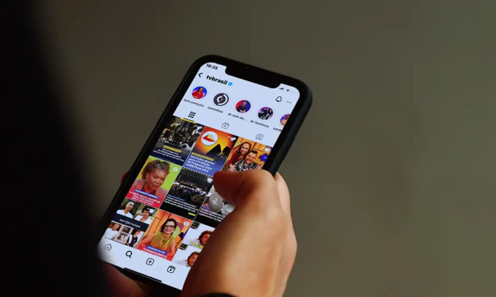 Redes sociais intensificam polarização política entre jovens