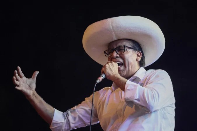 Esquerdista Sánchez propõe à rival Fujimori revisão de “todos os votos” do 2º turno no Peru