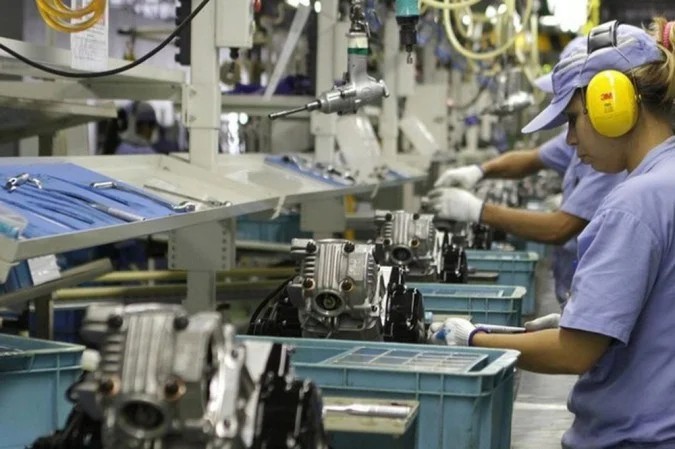 Guerra no Oriente Médio eleva custos de transporte para 95% da indústria, aponta CNI