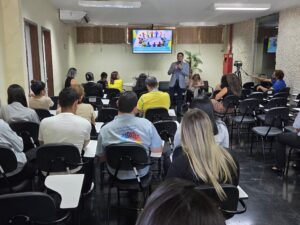 Capacitação sobre atendimento a pessoas com deficiência no Hospital de Base