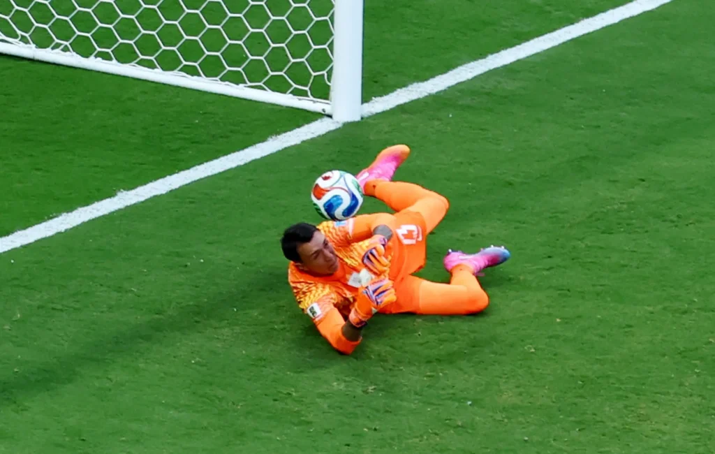Bielsa troca goleiro no intervalo