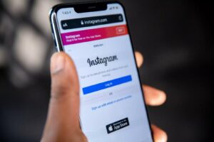 Whatsapp e Instagram fora do ar? Saiba o que aconteceu