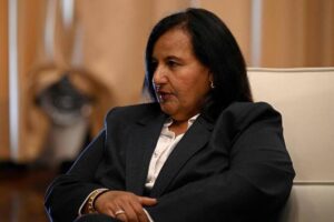 Opositora encarregada de diálogo com governo na Venezuela vai aos EUA para reuniões