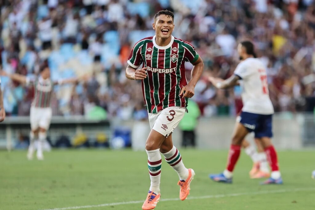 Fluminense anuncia retorno de Thiago Silva após seis meses