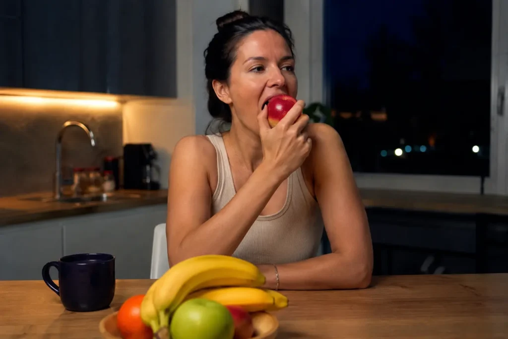 Quais frutas comer antes de dormir e quais evitar? Veja