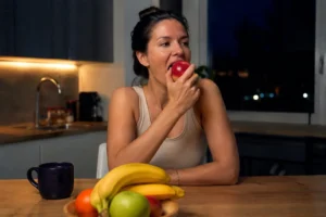 Quais frutas comer antes de dormir e quais evitar? Veja