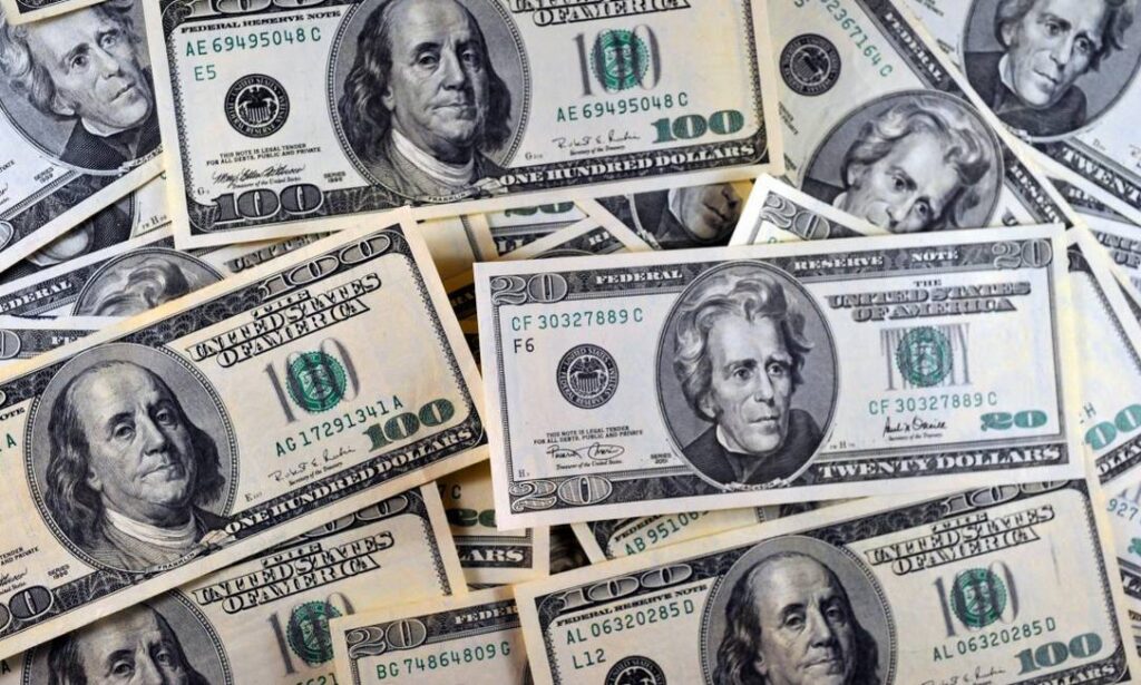 Dólar sobe e Bolsa cai pressionada por Petrobras, com acordo entre EUA e Irã em foco