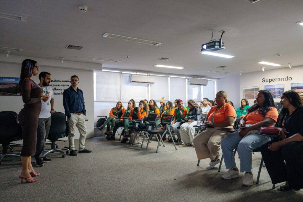 SLU capacita equipes para orientar sobre resíduos no DF