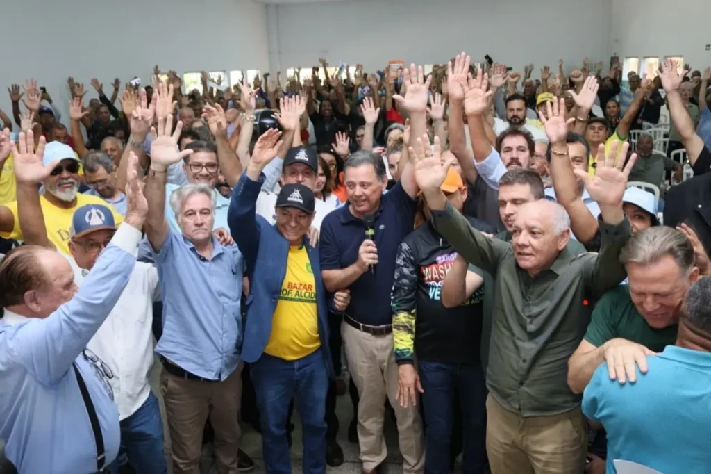 Humberto Teófilo e Major Araújo participam de encontro com Marconi e veteranos da segurança pública