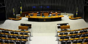 Congresso retoma trabalhos com pauta de IA e PEC 6x1