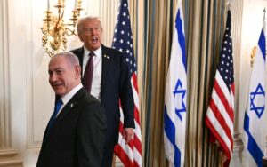 Israel ignora cessar-fogo, bombardeia Líbano e diz ter aval dos Estados Unidos
