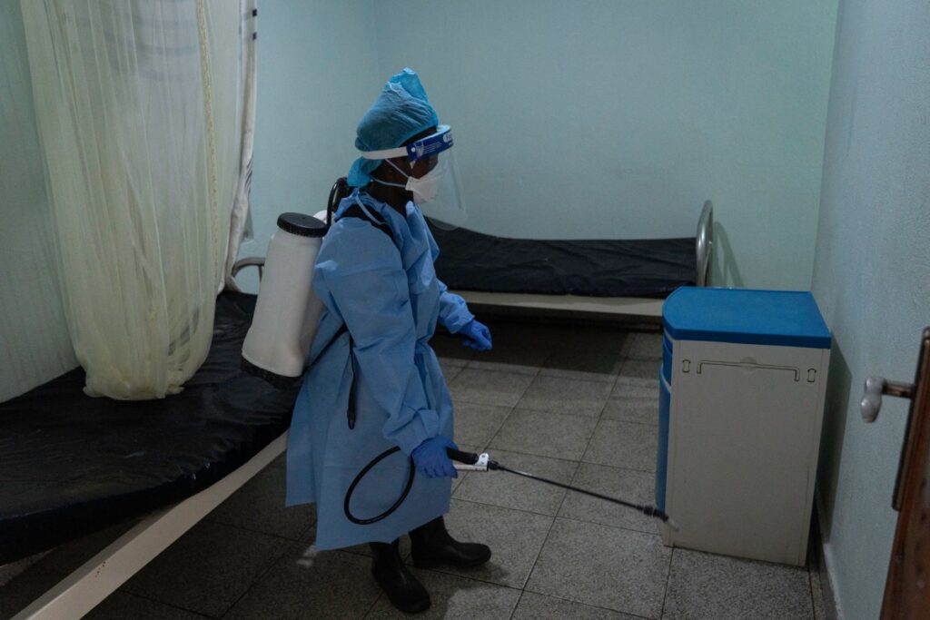 EUA pede medidas para evitar um surto de ebola como o de 2014