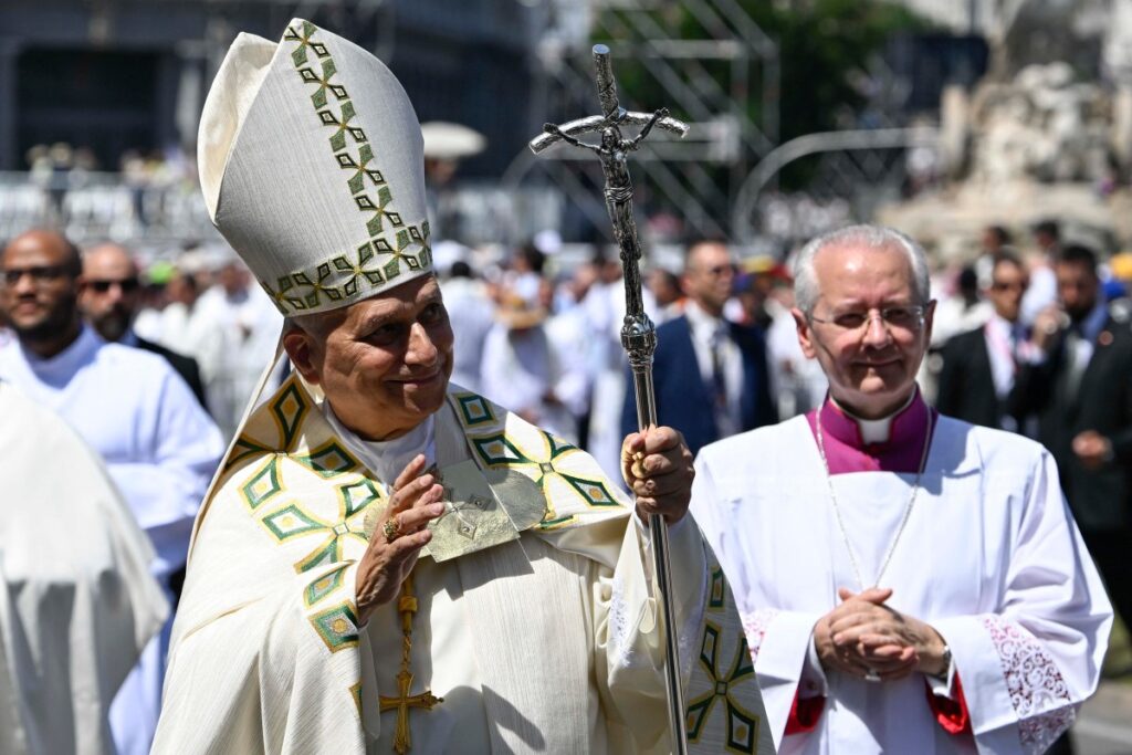 Papa diz que Deus está ao lado dos pobres em missa com 1,2 milhão em Madri